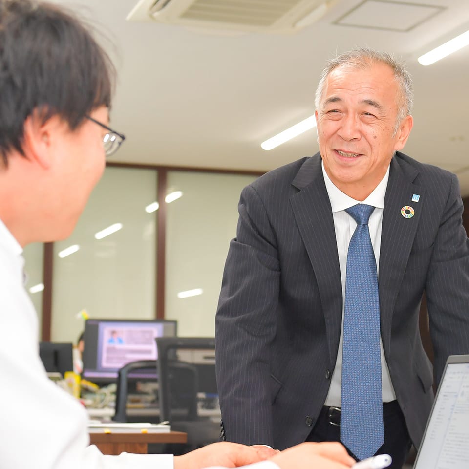 エナキスは 一緒に働く仲間を 募集しています。